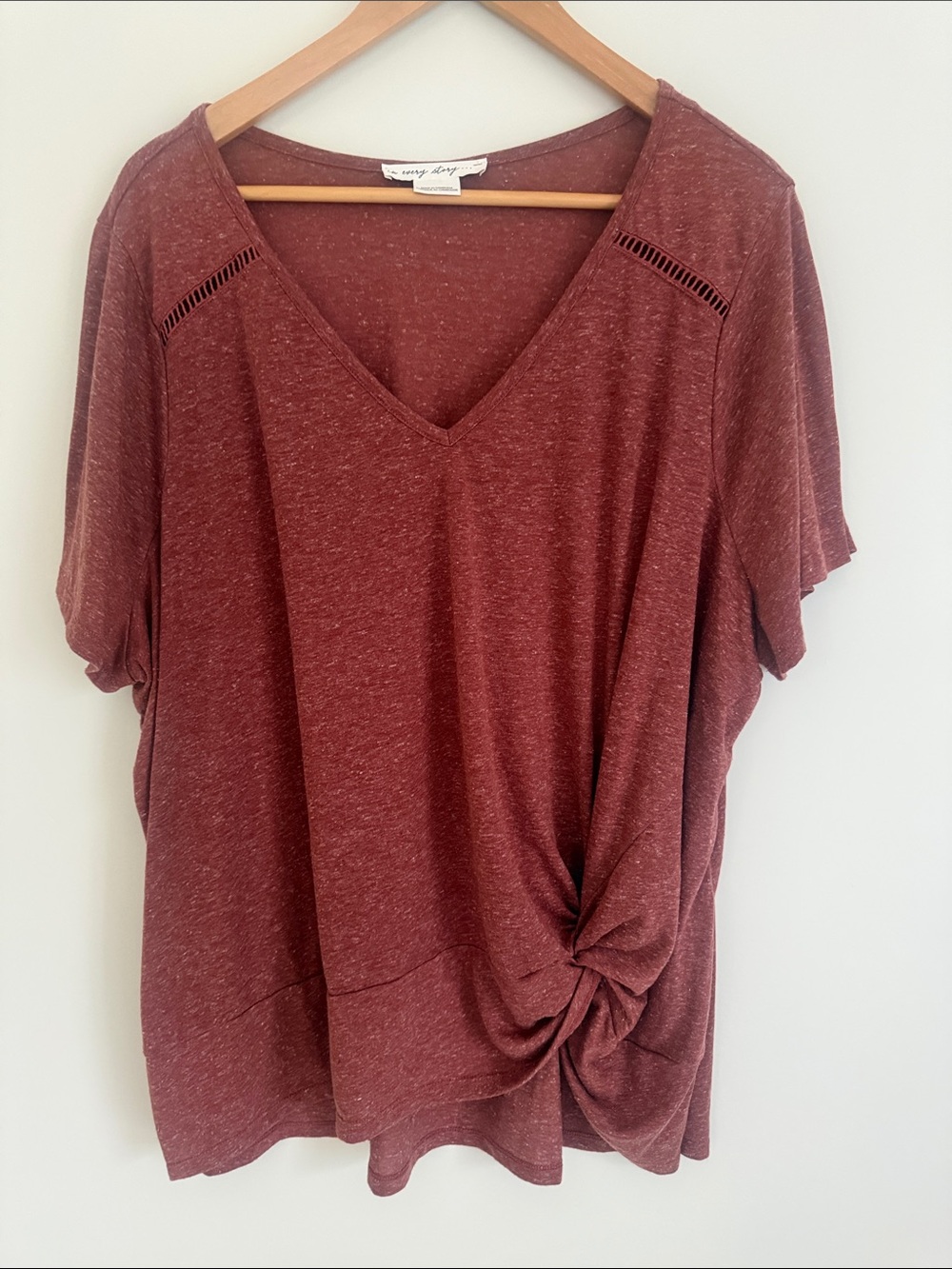Penningtons Women Red Brick V Neck Short Sleeve Knot on Hem Top Size 4X